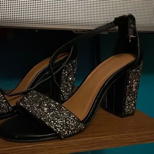 Black with crystal rhinestone in metallic color